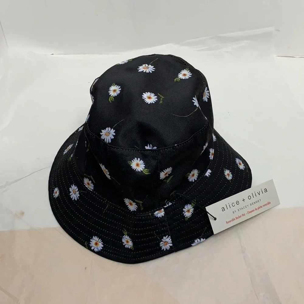 AO X FABFITFUN REVERSIBLE BUCKET HAT